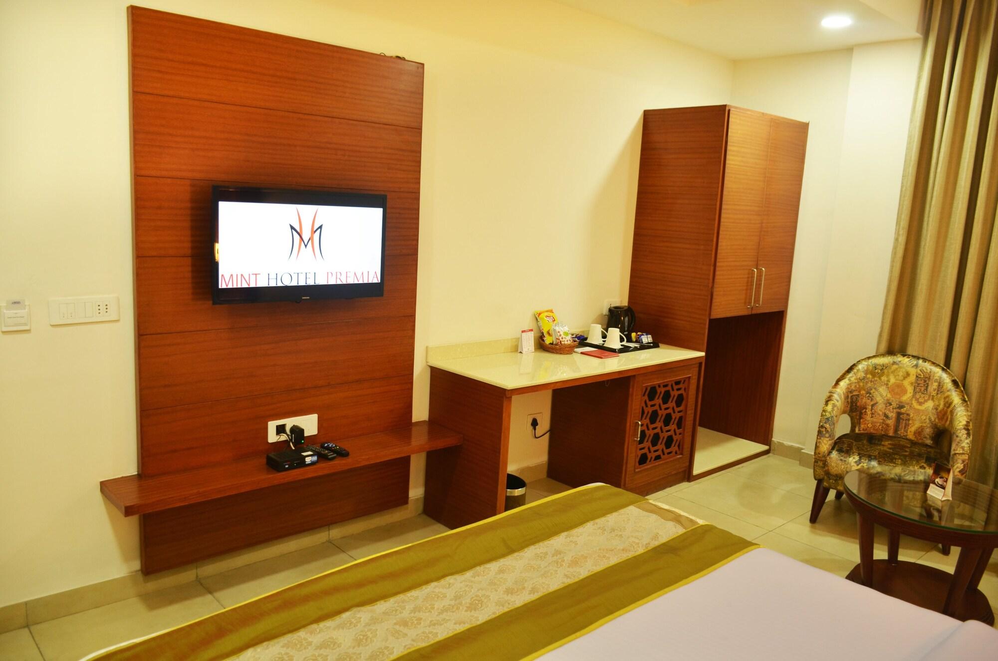 Mint Hotel Premia Chandigarh, Zirakpur Exteriér fotografie