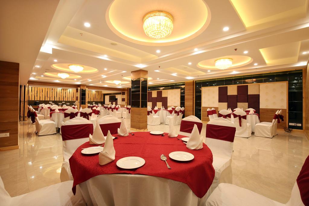 Mint Hotel Premia Chandigarh, Zirakpur Exteriér fotografie
