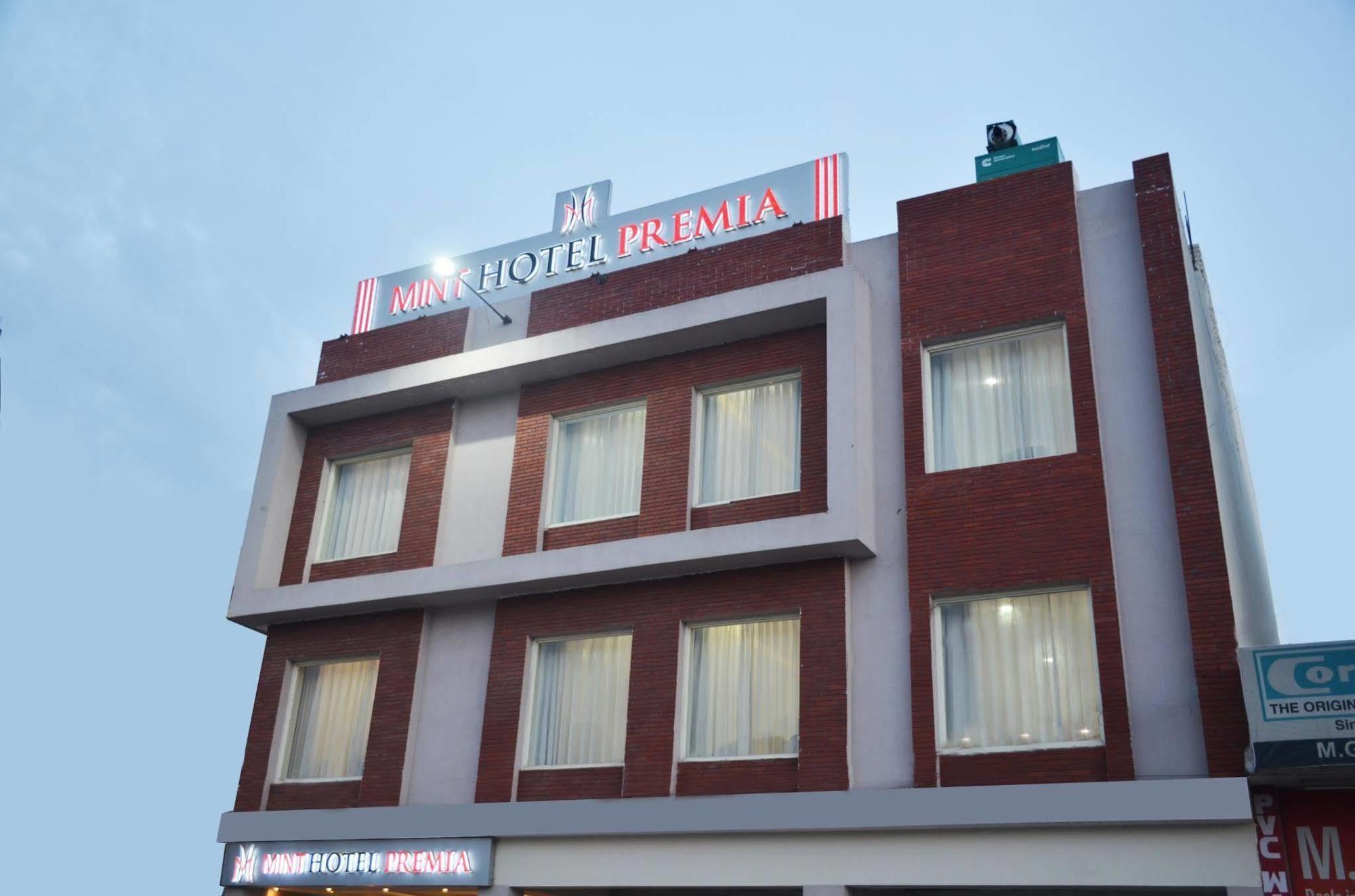 Mint Hotel Premia Chandigarh, Zirakpur Exteriér fotografie